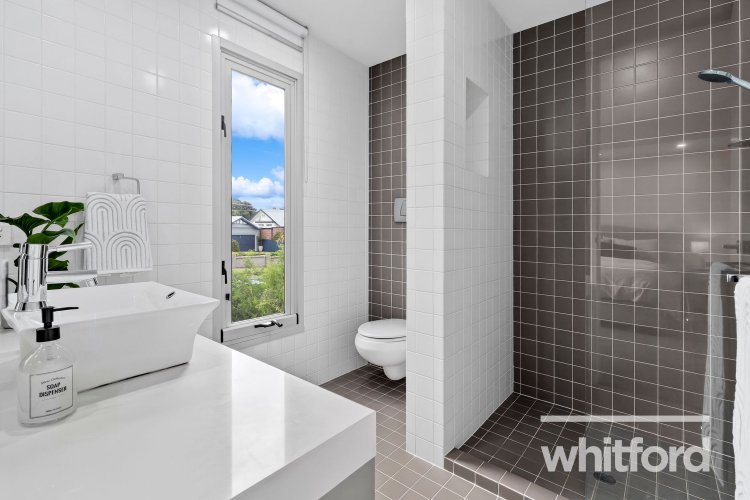 279 Autumn Street, Manifold&nbsp;Heights