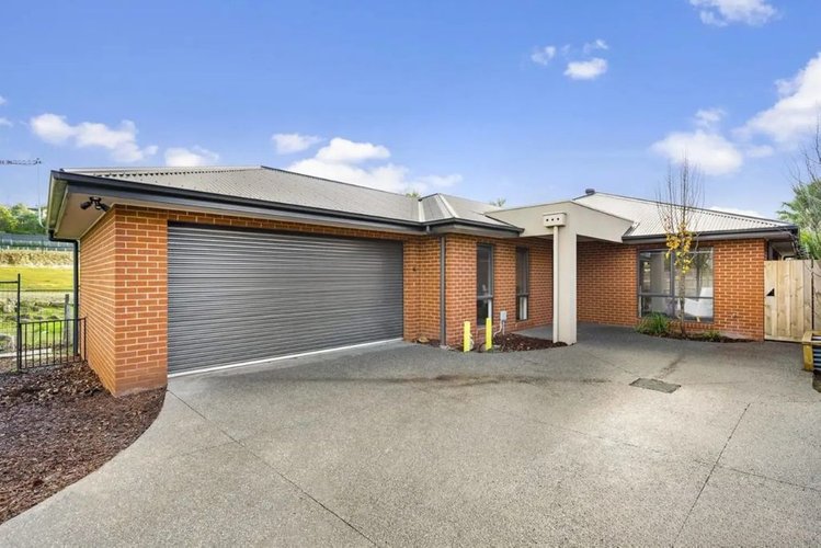 2/8 Bounty Court  Lilydale 3140