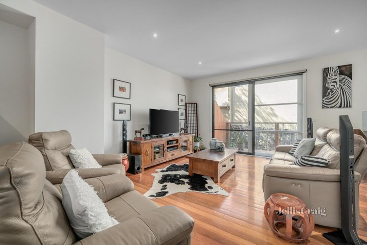2 8 Brassey Avenue Rosanna 3084