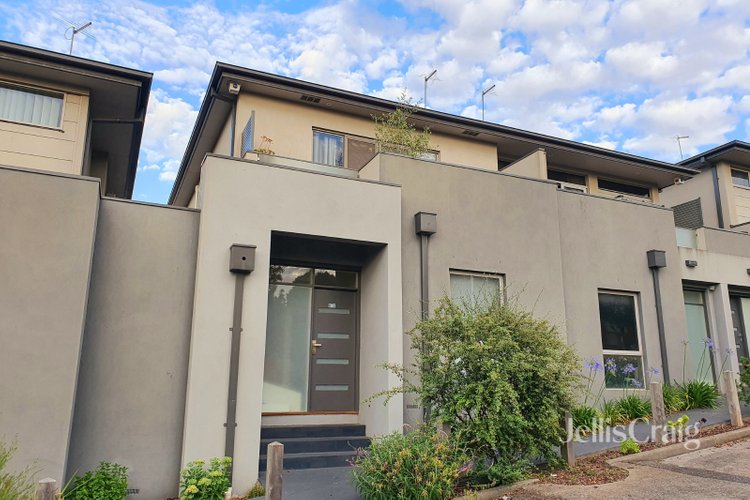 2/8 Chaleyer Street Reservoir 3073