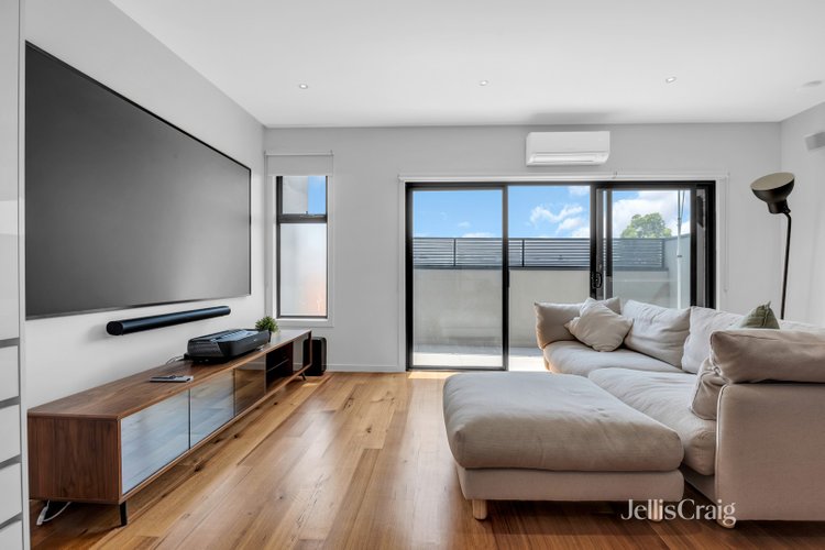 2/8 De Carle Street Brunswick 3056