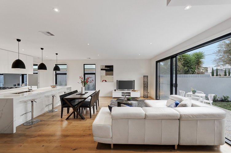 2/8 Deborah Avenue Bentleigh East 3165