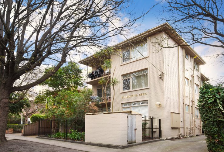 2/8 Grandview Grove Prahran 3181