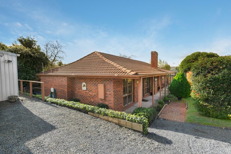 2/8 Hope Avenue  Donvale 3111