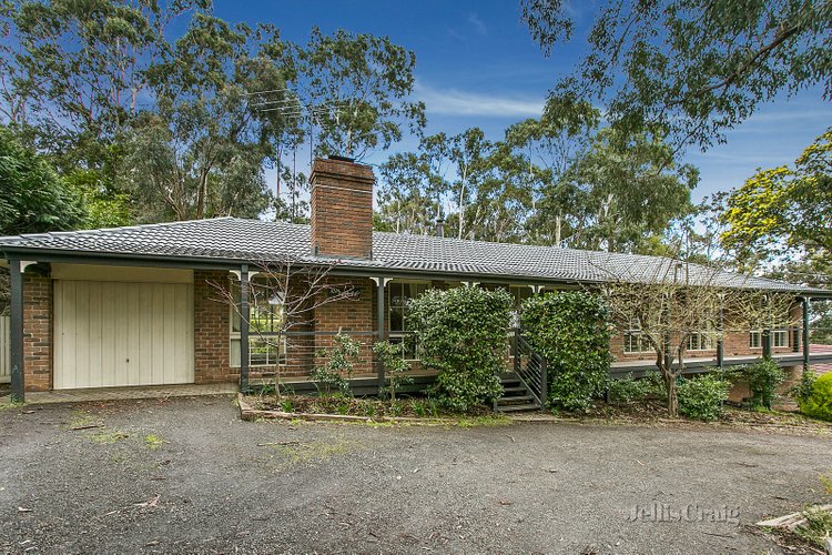 28 Mabel Crescent Mount Macedon 3441