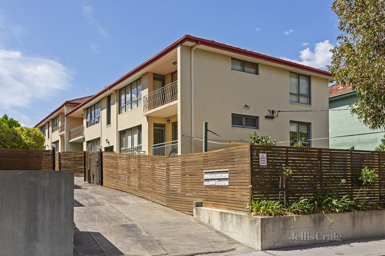 2/8 Osborne Avenue Glen Iris 3146