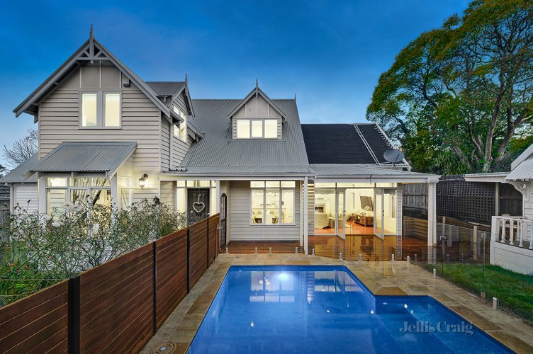 2/8 Percy Street Mitcham 3132