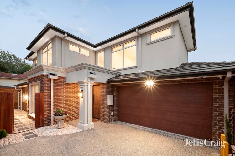 2 8 Simpson Drive Mount Waverley 3149