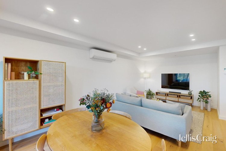 2 8 Sturt Street Essendon 3040
