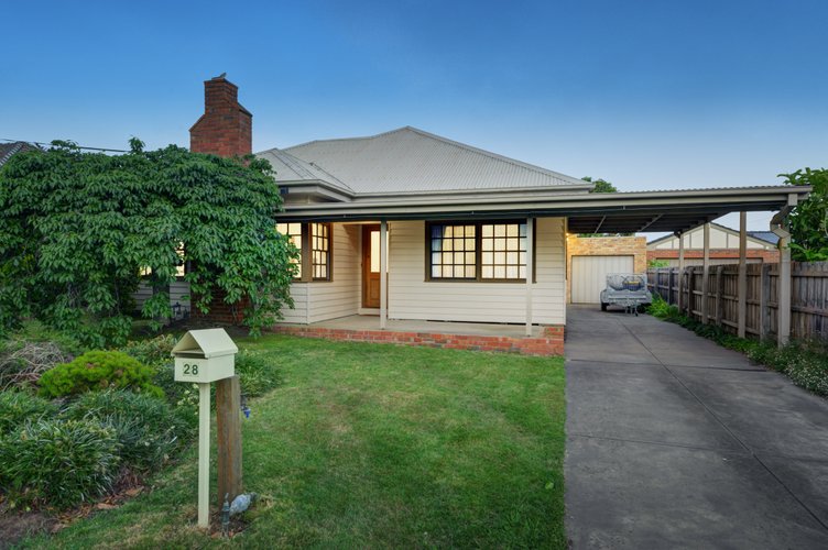 28 Swayfield Road Mount Waverley 3149
