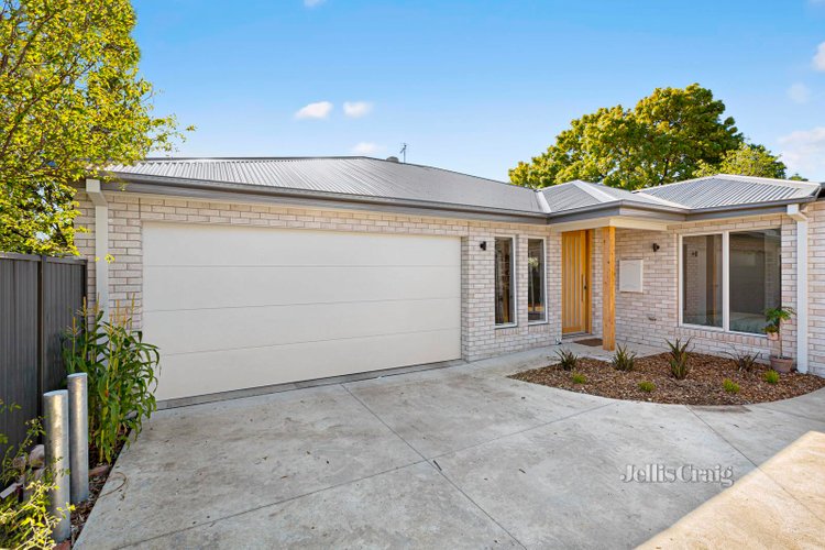 2 8 Vale Street Alfredton 3350
