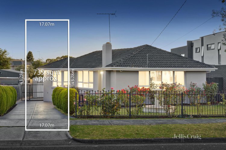 28 Winters Way Doncaster 3108