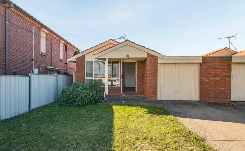 2/808 La Trobe Street  Redan 3350