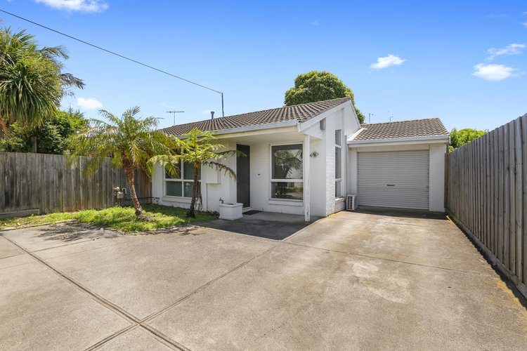 2 82 Braund Avenue Bell Post Hill 3215