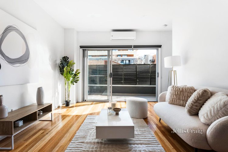 2 82 Richardson Street Essendon 3040