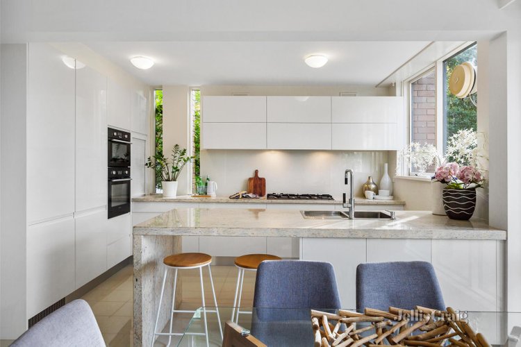 2 82 Studley Park Road Kew 3101