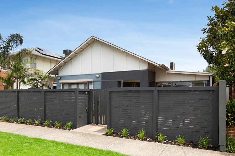 285 Melbourne Road  Newport 3015