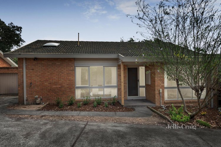 2 86 Mountain View Road Montmorency 3094