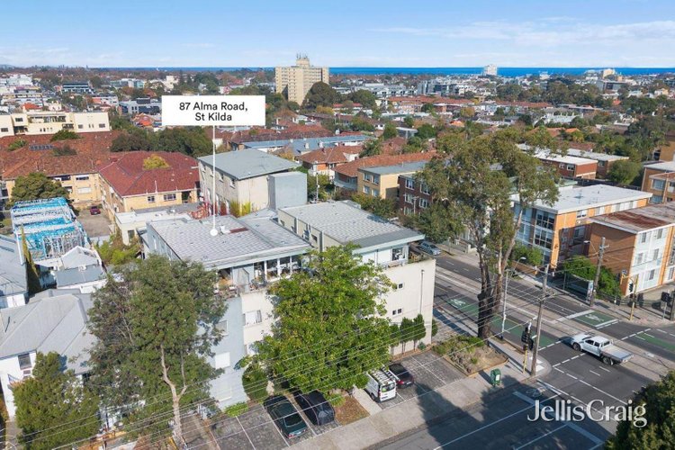 2 87 Alma Road St Kilda East 3183