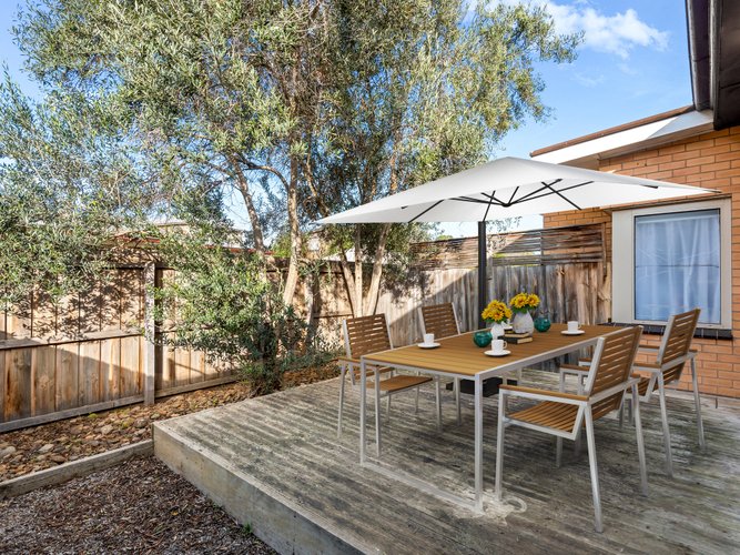 2 88-90 Ballarat Road Hamlyn Heights 3215