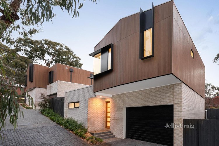 2/88 Karingal Drive Eltham North 3088