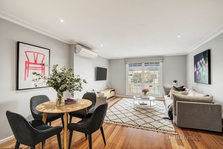 2/884 Riversdale Road Camberwell 3124