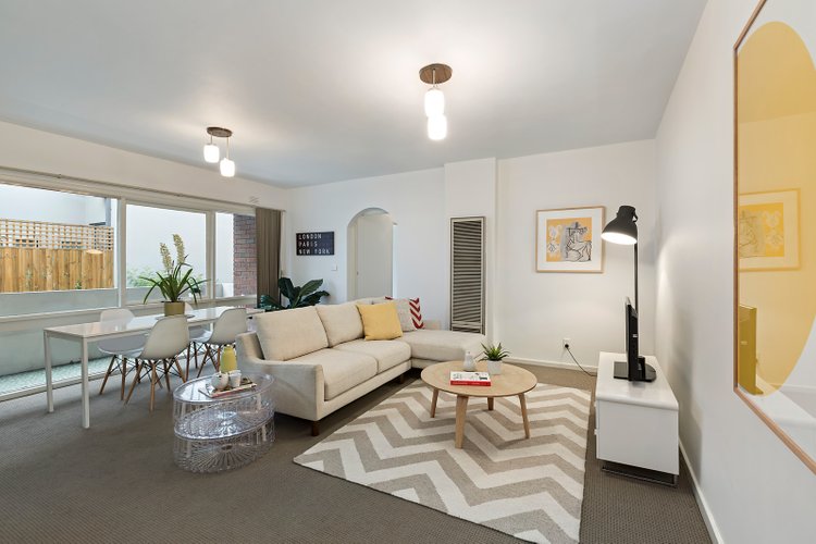 2/89 Manningtree Road Hawthorn 3122