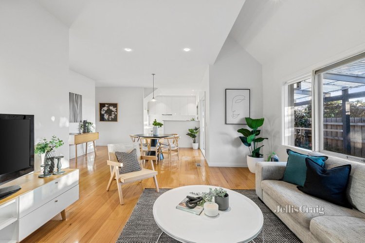 2 9 Bayview Street Bentleigh East 3165