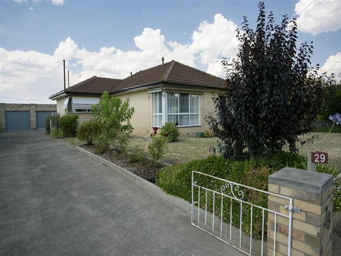 29 Etty Street Castlemaine 3450