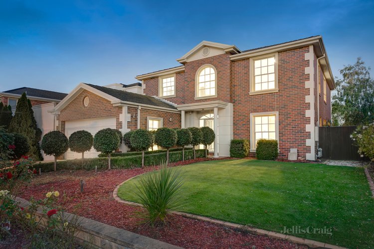 29 Huntingtower Crescent Mount Waverley 3149