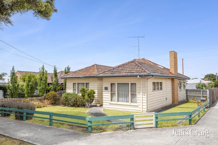 29 Lloyd Street Belmont 3216