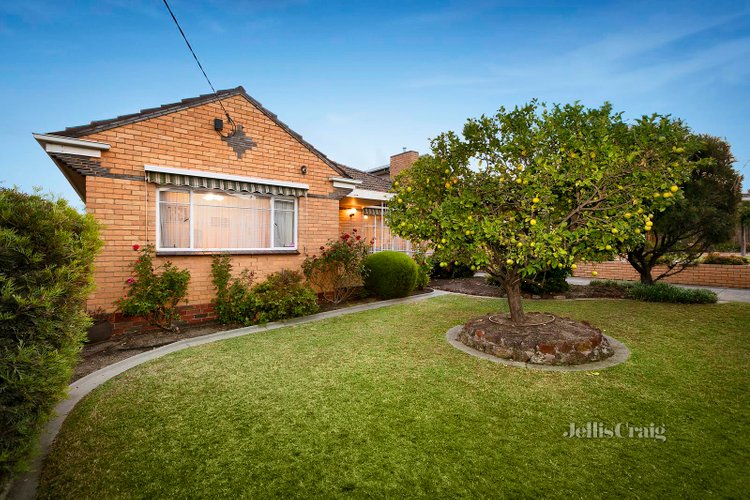 29 Magdala Avenue Strathmore 3041