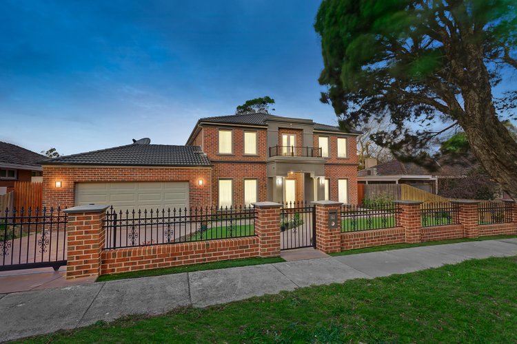 29 Packham Crescent Glen Waverley 3150