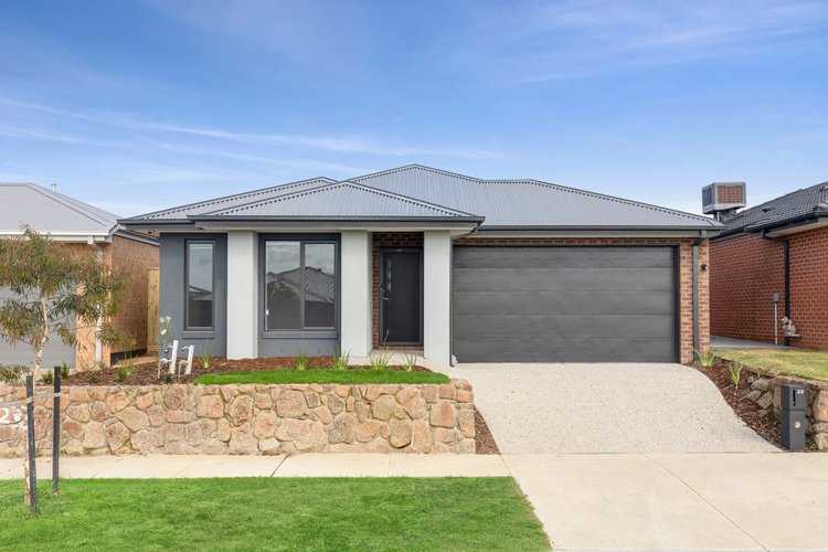 29 Pigeon Street  Charlemont 3217