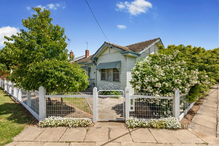 29 Richards Road Castlemaine 3450