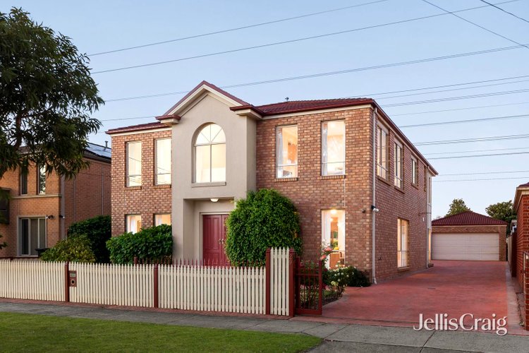 29 Whites Lane Glen Waverley 3150