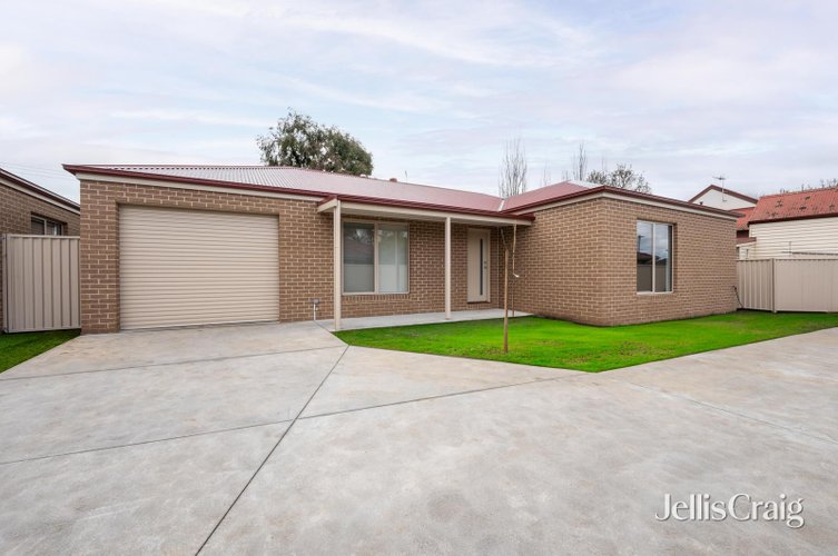 2/904 Talbot Street South  Redan 3350