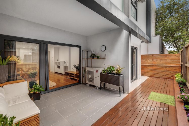 2 93 Truganini Road Carnegie 3163