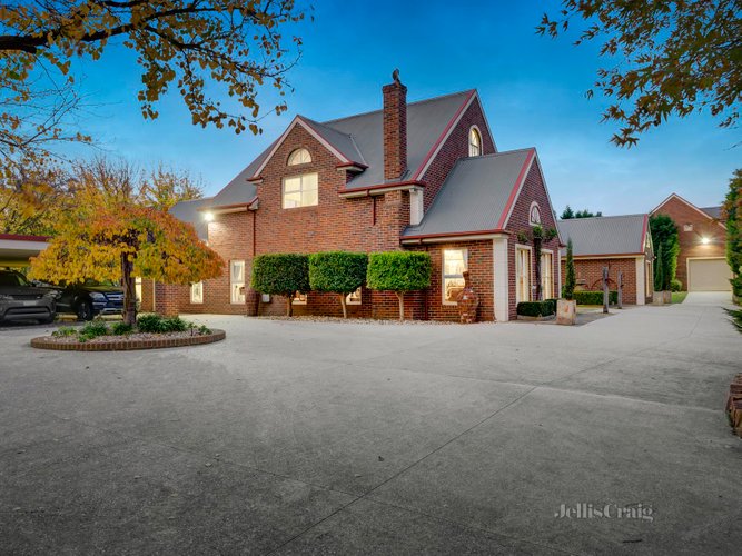 295 Kangaroo Ground-St Andrews Road Panton Hill 3759