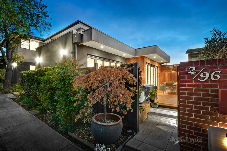 2/96 Campbell Road Hawthorn East 3123