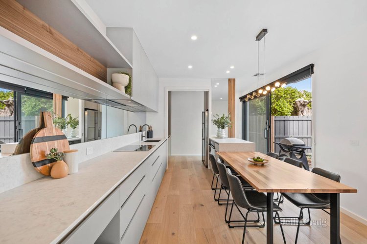 2 96 The Avenue Ocean Grove 3226