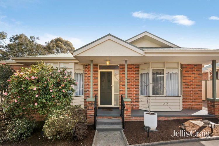 2 97 Mountain View Road Montmorency 3094