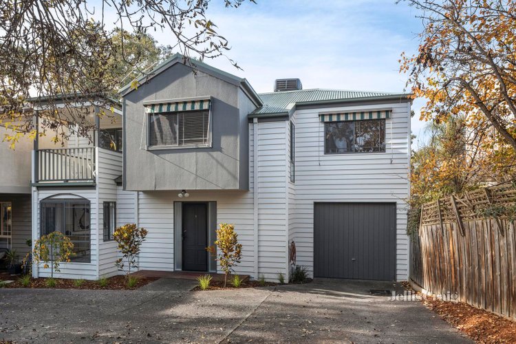 2 98 Mountain View Road Montmorency 3094