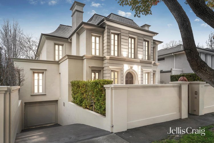 2a Alexandra Avenue Canterbury 3126