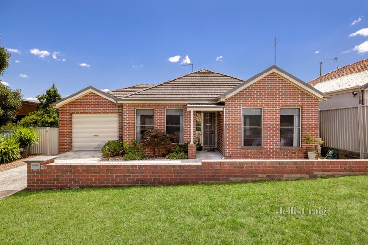 2A Dunrobin Court Ballarat North 3350