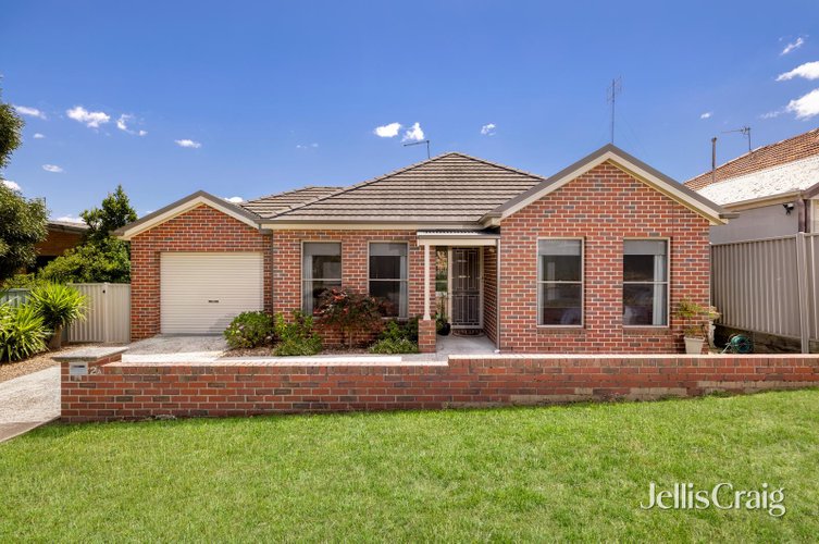 2A Dunrobin Court  Ballarat North 3350