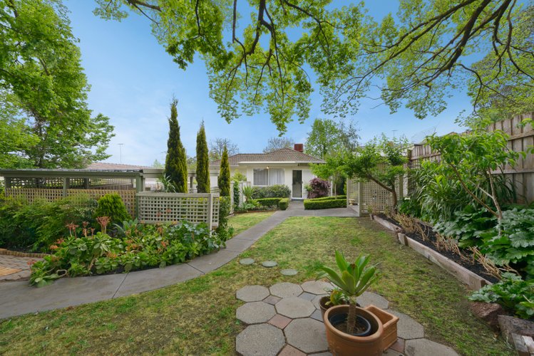 2a Woodhouse Grove Box Hill North 3129
