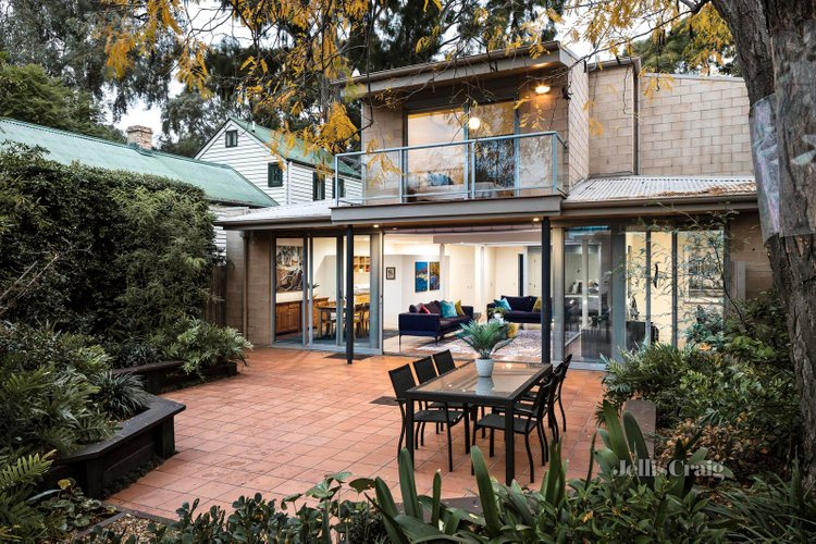 2B Creek Parade Northcote 3070