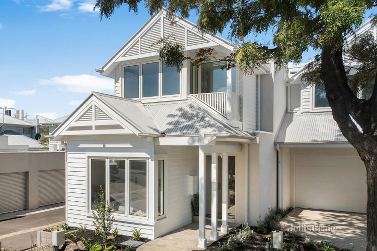 2B Latrobe Street Newport 3015