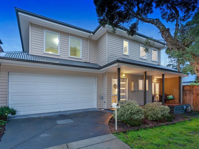 2B Leawarra Drive Heathmont 3135